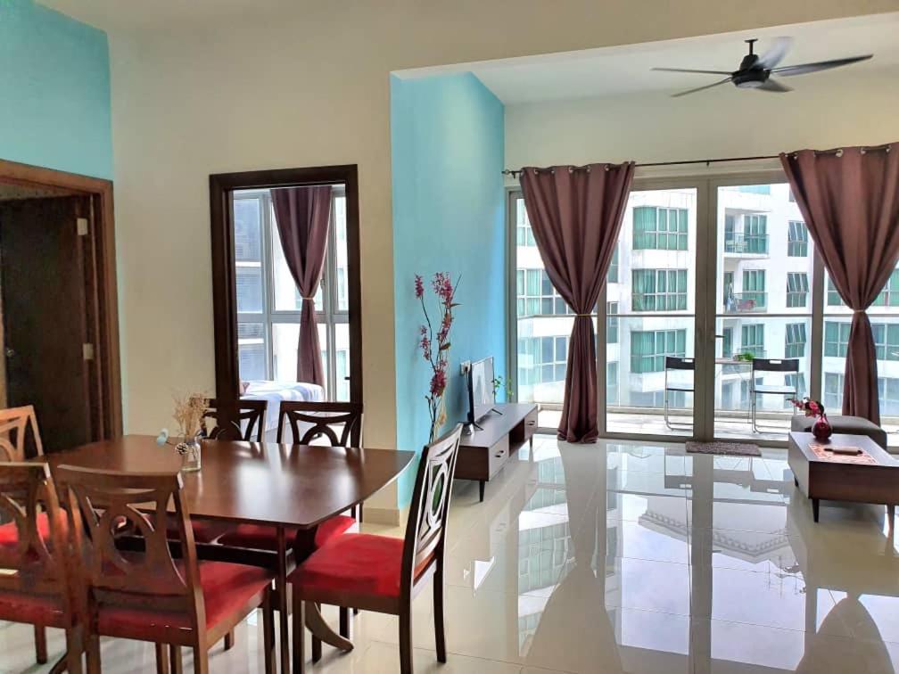 Regalia Suites Klcc View Rooftop Infinity Pool By Angkasa Homes Kuala Lumpur Buitenkant foto