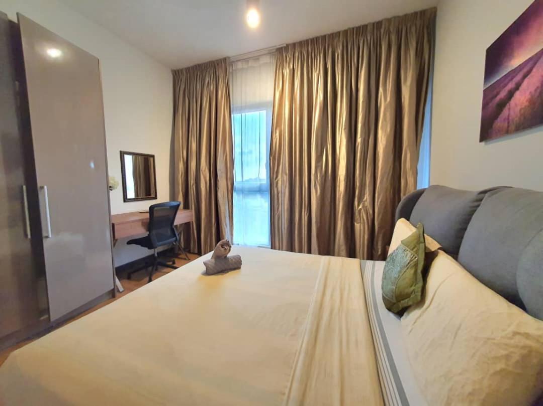 Regalia Suites Klcc View Rooftop Infinity Pool By Angkasa Homes Kuala Lumpur Buitenkant foto