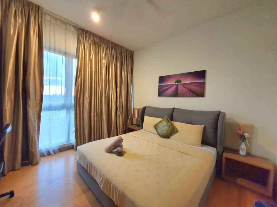 Regalia Suites Klcc View Rooftop Infinity Pool By Angkasa Homes Kuala Lumpur Buitenkant foto