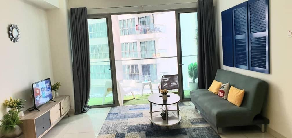 Regalia Suites Klcc View Rooftop Infinity Pool By Angkasa Homes Kuala Lumpur Buitenkant foto